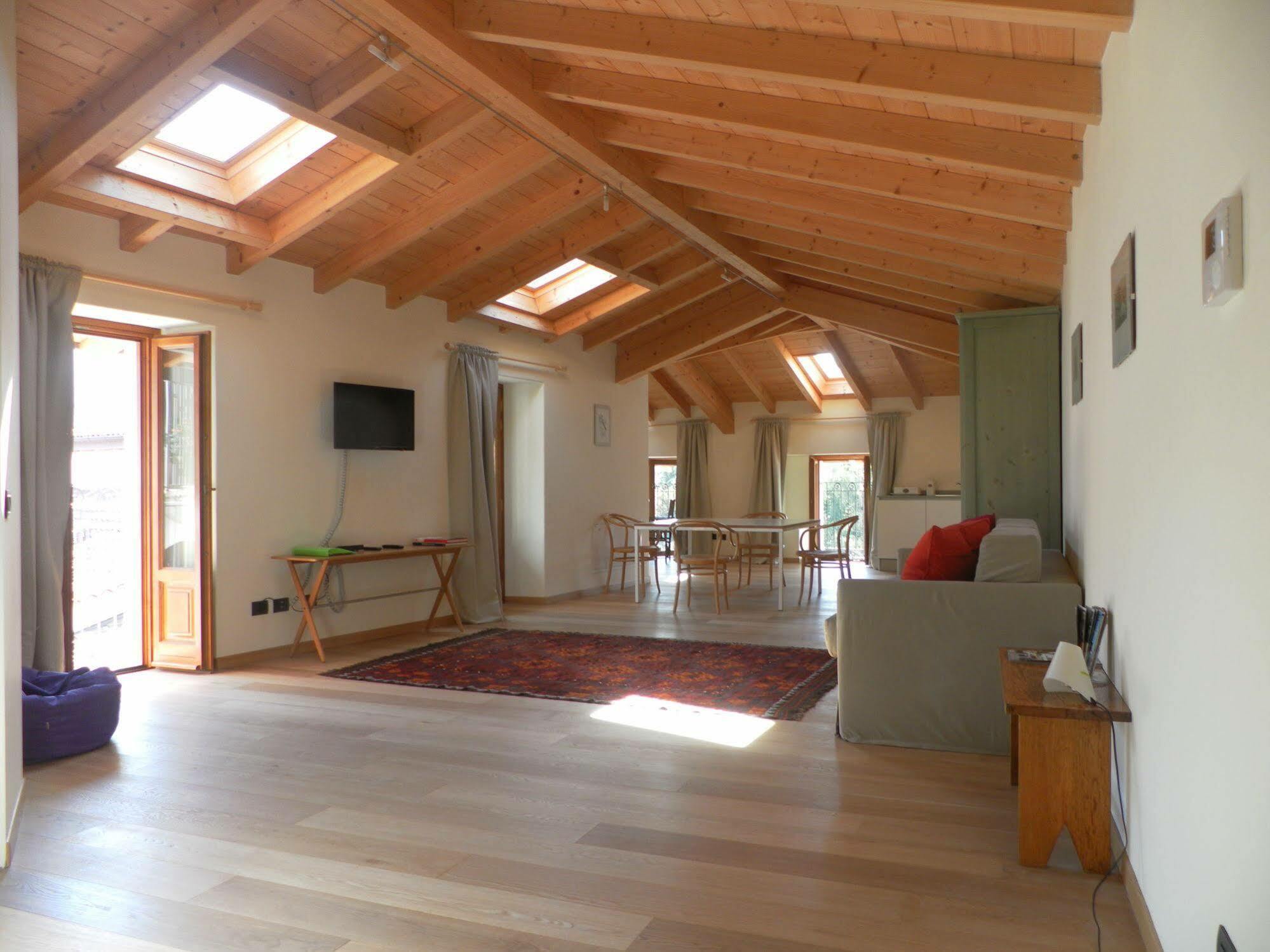 Casa Botta - Luino Lago Maggiore Buitenkant foto