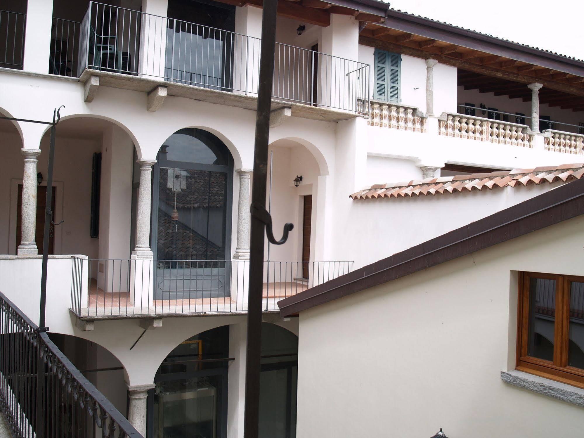 Casa Botta - Luino Lago Maggiore Buitenkant foto
